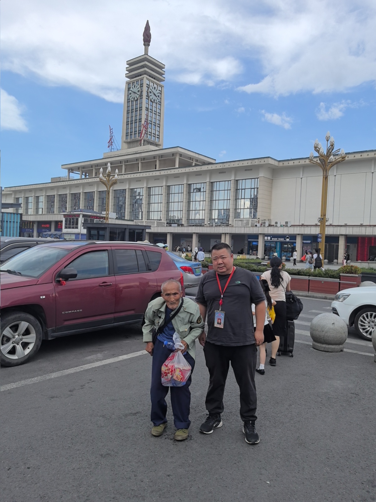 酷暑炎热，雨花区救助站为困难群体撑起坚实的“遮阳伞”