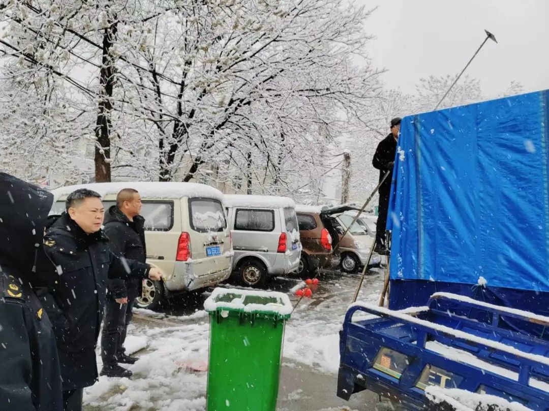 雨花区：雨雪不停，保供不松懈！雨花区市监局坚守抗寒保供第一线