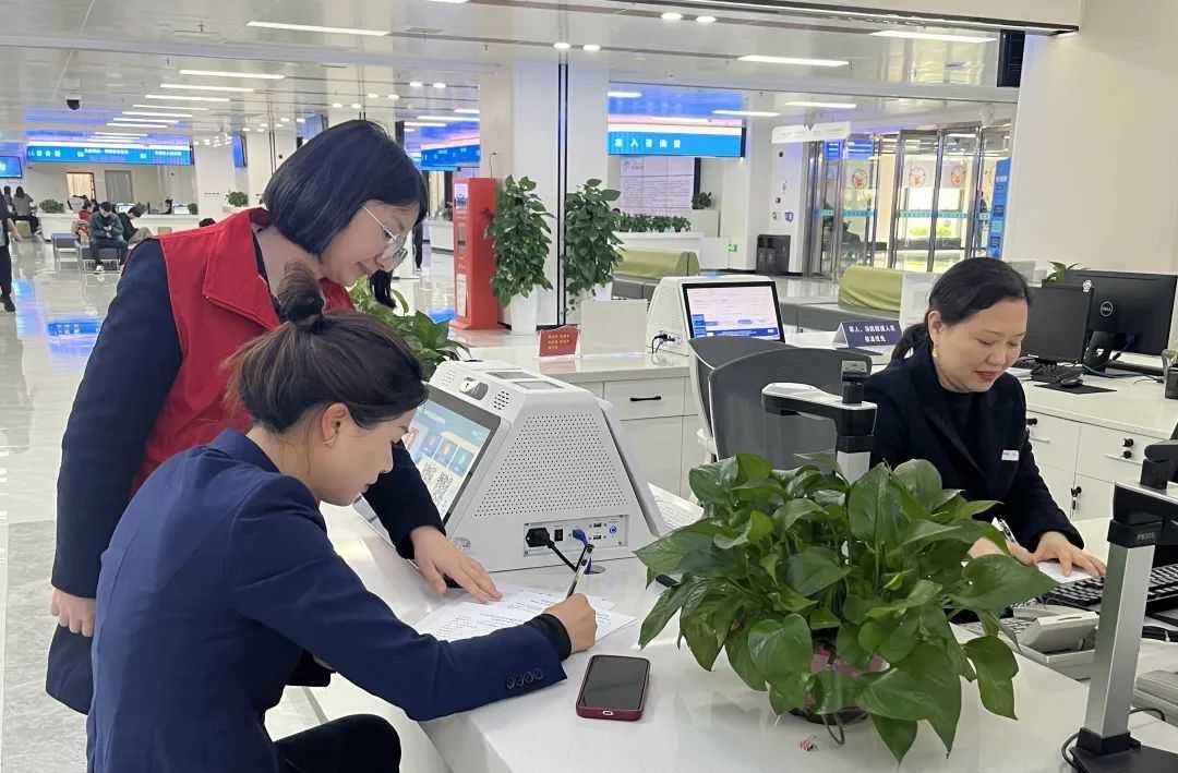 27586小时！雨花市民之家“花花帮”志愿服务暖心便民