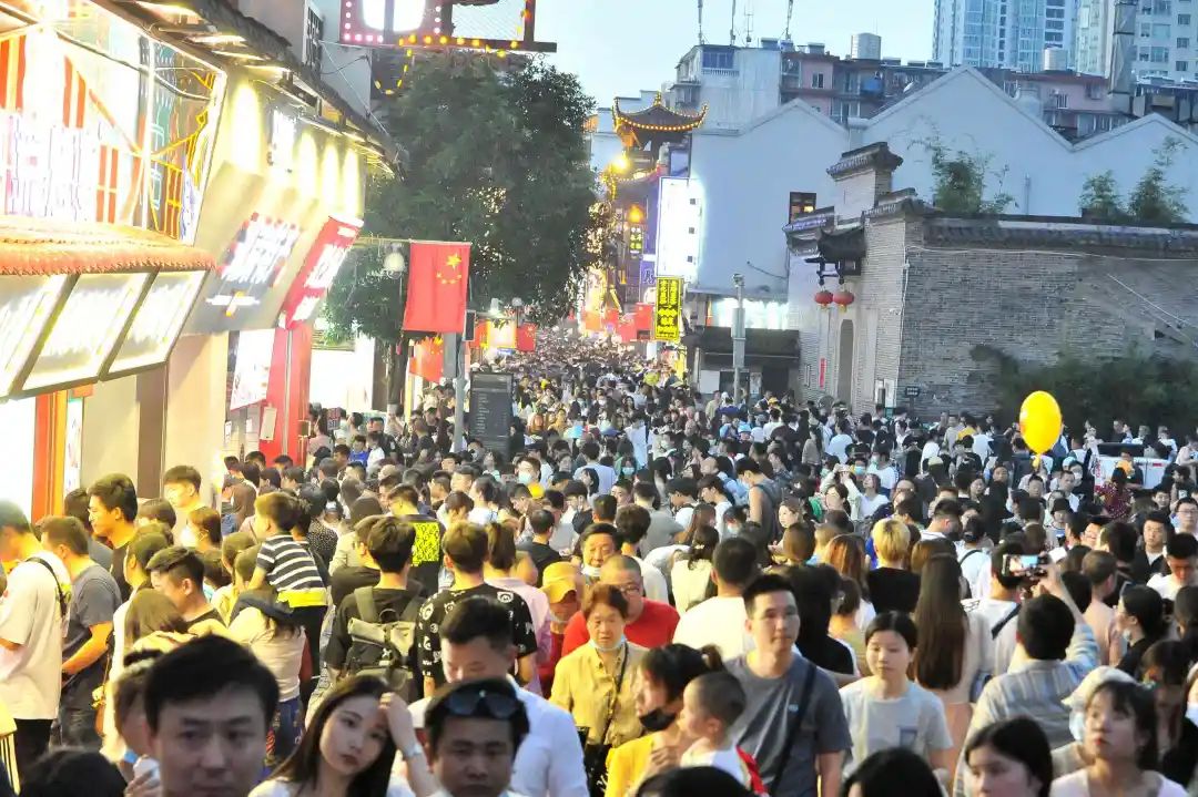 长沙又双叒叕是“五一”热门目的地！“12306开票秒空”！